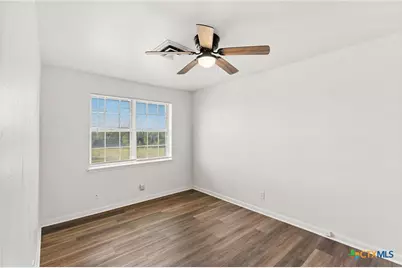 218 E Victory Avenue, Temple, TX 76501 - Photo 9