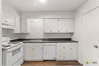 218 E Victory Avenue, Temple, TX 76501 - Photo 7