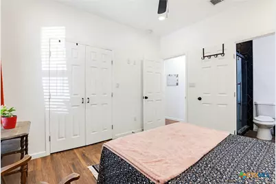 303 Pine Street, Luling, TX 78648 - Photo 11