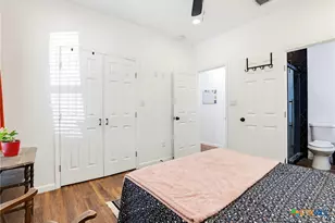 303 Pine St, Luling, TX 78648 - Photo 11