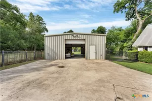 302 Shangrila Ln, New Braunfels, TX 78130 - Photo 31