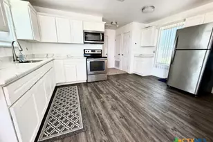 326 E Tenth St, Rockport, TX 78382 - Photo 7
