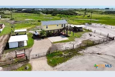 326 E Tenth Street, Rockport, TX 78382 - Photo 17
