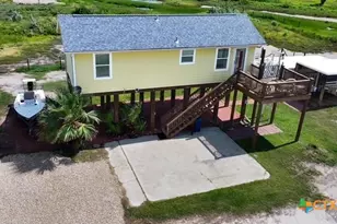 326 E Tenth St, Rockport, TX 78382 - Photo 15
