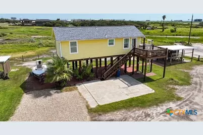 326 E Tenth Street, Rockport, TX 78382 - Photo 3