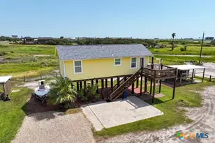 326 E Tenth St, Rockport, TX 78382 - Photo 3