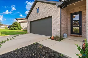 339 Sugarcane, New Braunfels, TX 78132 - Photo 3