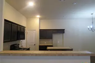 554 Creekside Cir, New Braunfels, TX 78130 - Photo 9