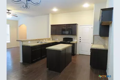 554 Creekside Circle, New Braunfels, TX 78130 - Photo 5