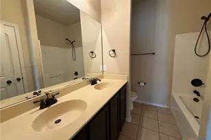 554 Creekside Cir, New Braunfels, TX 78130 - Photo 9