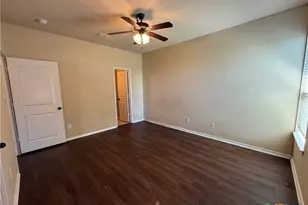 554 Creekside Cir, New Braunfels, TX 78130 - Photo 7