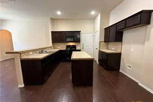 554 Creekside Cir, New Braunfels, TX 78130 - Photo 3