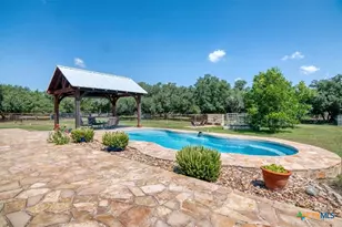 280 Hebron Church Rd, Yoakum, TX 77995 - Photo 35