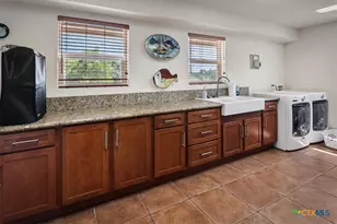 280 Hebron Church Rd, Yoakum, TX 77995 - Photo 27