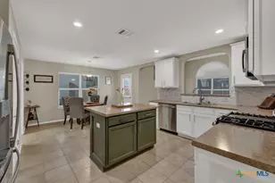 716 Hollow Ridge, Schertz, TX 78108 - Photo 15