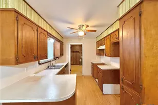 49 Villafranca Rd, Victoria, TX 77904 - Photo 13