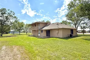 49 Villafranca Rd, Victoria, TX 77904 - Photo 3