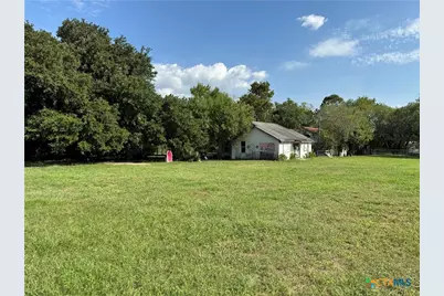 505 S Esplanade Street, Cuero, TX 77954 - Photo 1