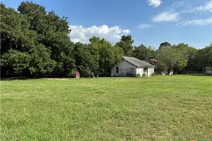 505 S Esplanade St, Cuero, TX 77954 - Photo 1