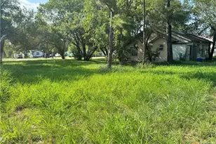 505 S Esplanade St, Cuero, TX 77954 - Photo 7