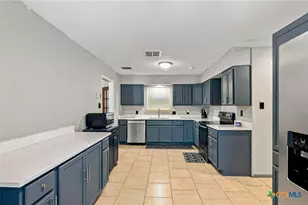 217 Kirkwall St, Victoria, TX 77904 - Photo 11
