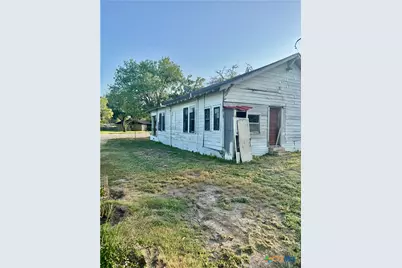 409 W Morris Street, Yoakum, TX 77995 - Photo 5