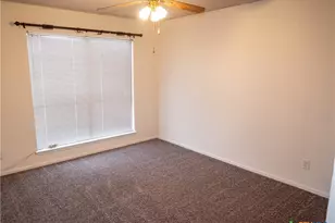 201 Heather St, Victoria, TX 77904 - Photo 5