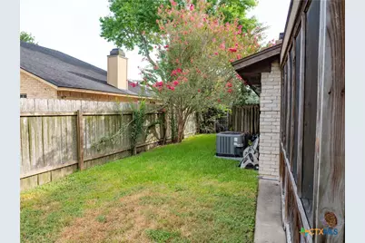 201 Heather Street, Victoria, TX 77904 - Photo 17