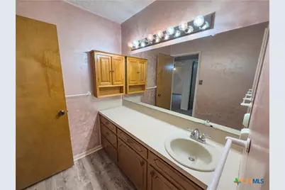 201 Heather Street, Victoria, TX 77904 - Photo 7