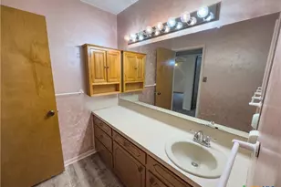 201 Heather St, Victoria, TX 77904 - Photo 7