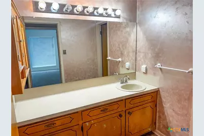 201 Heather Street, Victoria, TX 77904 - Photo 31