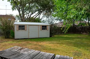 201 Heather St, Victoria, TX 77904 - Photo 37