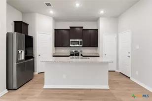 2905 Greenbriar, Seguin, TX 78155 - Photo 9