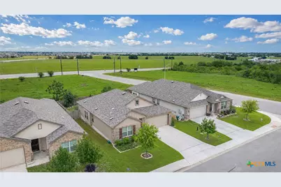 2905 Greenbriar, Seguin, TX 78155 - Photo 5