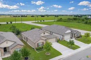2905 Greenbriar, Seguin, TX 78155 - Photo 5