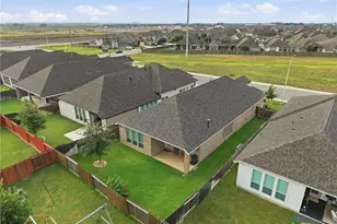1916 Highland, Seguin, TX 78155 - Photo 25