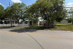 415 S Virginia St, Port Lavaca, TX 77979 - Photo 3