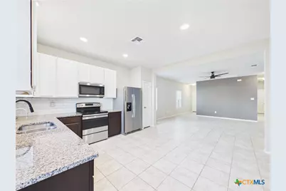 2405 Marty Way, Seguin, TX 78155 - Photo 7