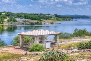 435 Nancy Dr, Canyon Lake, TX 78133 - Photo 5