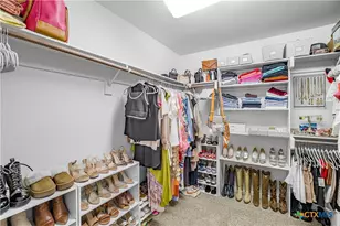 111 Gabbiano Ct, Victoria, TX 77904 - Photo 11