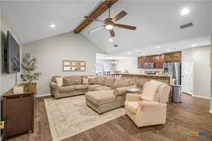 111 Gabbiano Ct, Victoria, TX 77904 - Photo 3