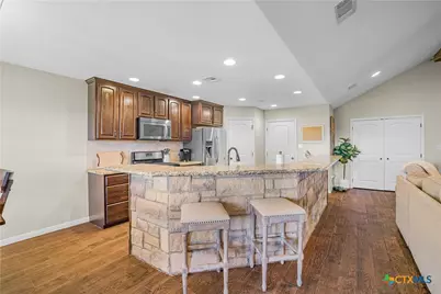 111 Gabbiano Court, Victoria, TX 77904 - Photo 5
