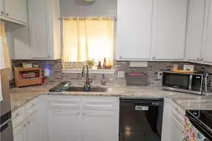 110 Idylwood Pl, Victoria, TX 77901 - Photo 11