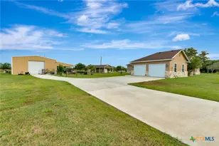 1207 Friar Rd, Cuero, TX 77954 - Photo 35