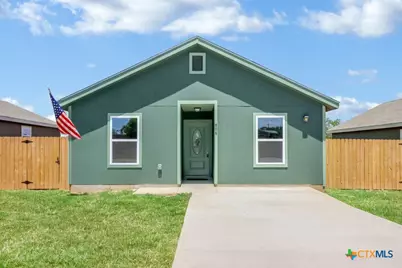 806 E 6th Street, Nixon, TX 78140 - Photo 1