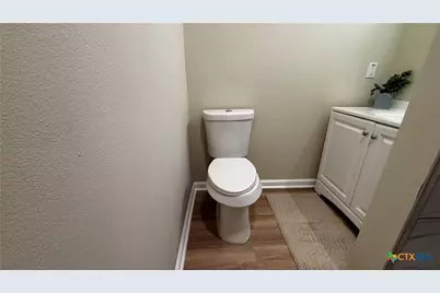 806 E 6th Street, Nixon, TX 78140 - Photo 23