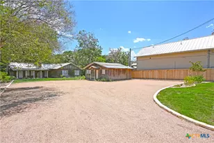 2221 Gruene Rd, New Braunfels, TX 78130 - Photo 27