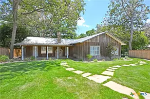2221 Gruene Rd, New Braunfels, TX 78130 - Photo 43