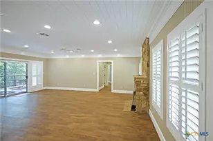 2221 Gruene Rd, New Braunfels, TX 78130 - Photo 11