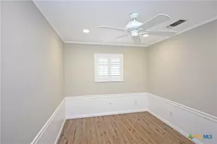 2221 Gruene Rd, New Braunfels, TX 78130 - Photo 33